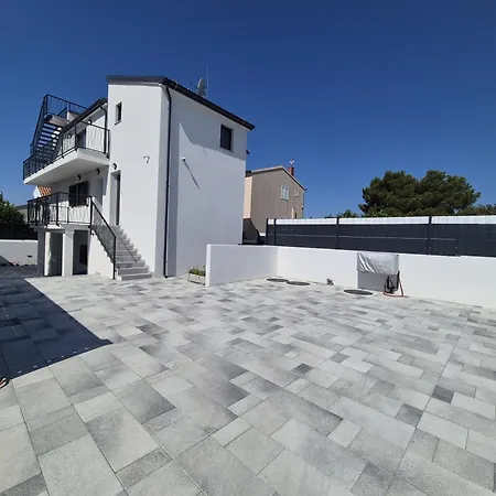 Maris - Jadrija Terrace * Šibenik